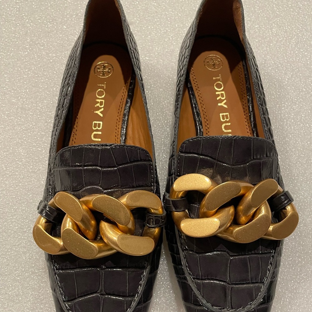 Tory Burch RUBY CHAIN LOAFER - Slip-ons Grey Croc -Sz 5  MSRP $328 - Picture 11 of 16